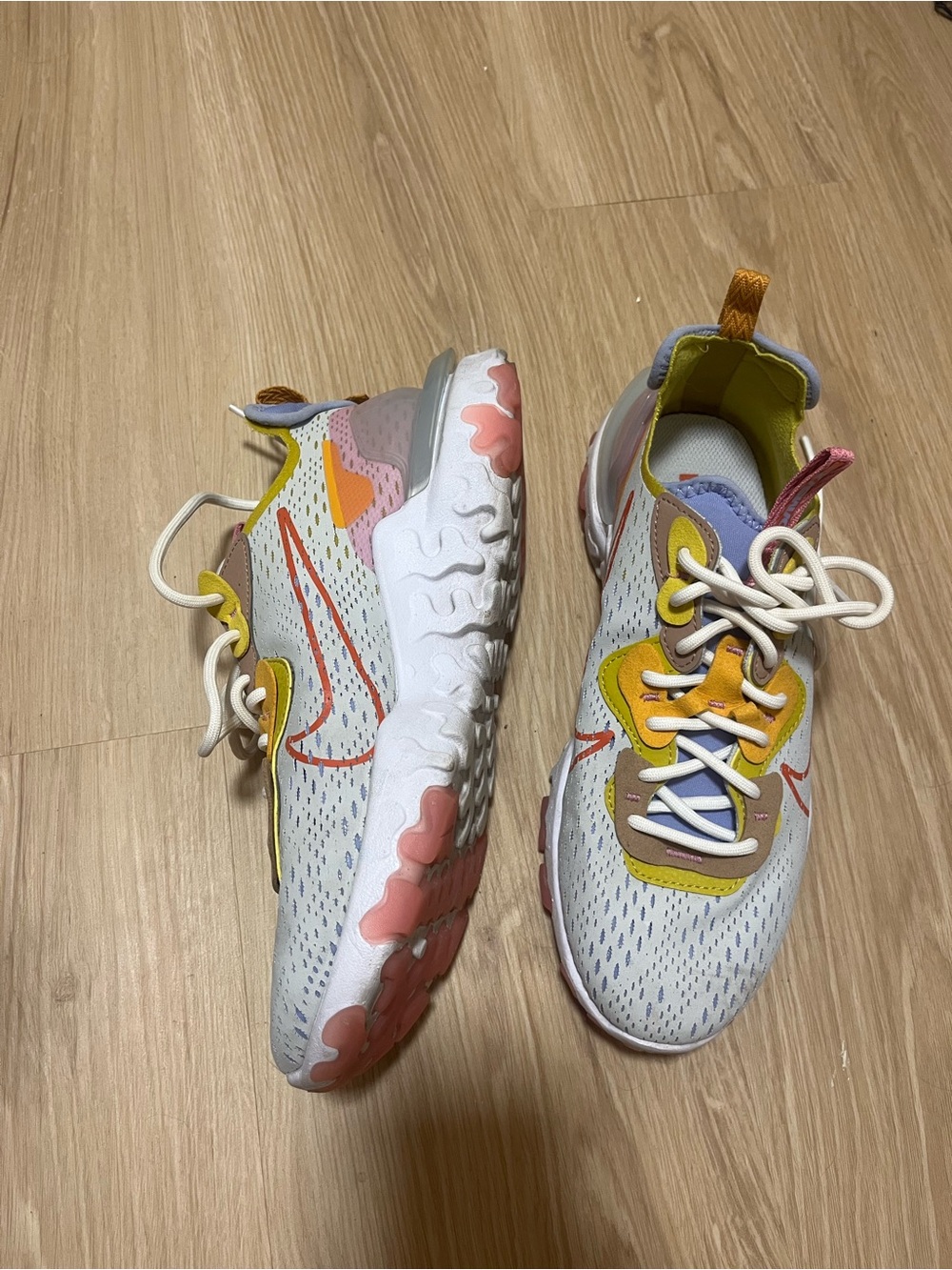 Nike React Vision
Pure Platinum (Women's) - Saffron